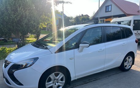 Opel Zafira C рестайлинг, 2013 год, 830 000 рублей, 3 фотография