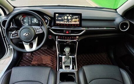 KIA K3, 2022 год, 1 650 000 рублей, 14 фотография
