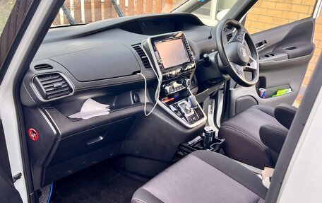 Nissan Serena IV, 2019 год, 2 050 000 рублей, 16 фотография