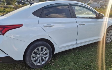 Hyundai Solaris II рестайлинг, 2020 год, 1 500 000 рублей, 4 фотография