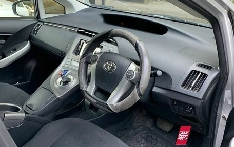 Toyota Prius, 2012 год, 1 300 000 рублей, 6 фотография