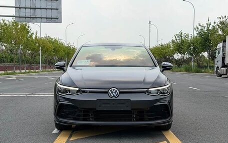 Volkswagen Golf VIII, 2023 год, 2 005 000 рублей, 2 фотография