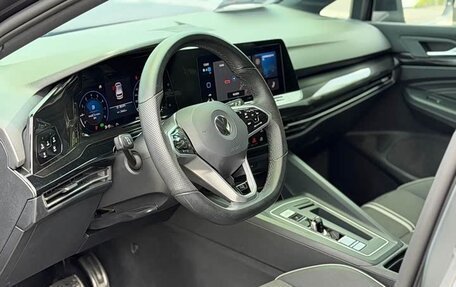 Volkswagen Golf VIII, 2023 год, 2 005 000 рублей, 7 фотография