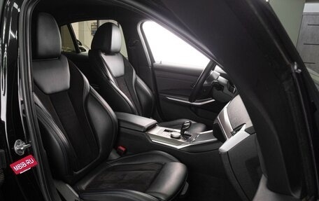 BMW 3 серия, 2019 год, 3 160 000 рублей, 16 фотография