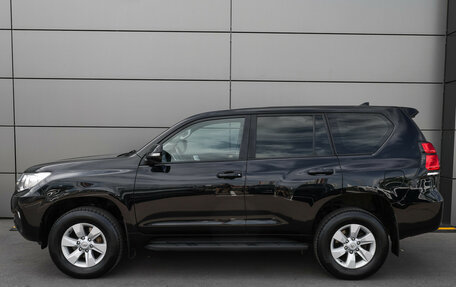 Toyota Land Cruiser Prado 150 рестайлинг 2, 2021 год, 4 890 000 рублей, 7 фотография