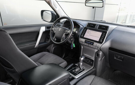Toyota Land Cruiser Prado 150 рестайлинг 2, 2021 год, 4 890 000 рублей, 9 фотография