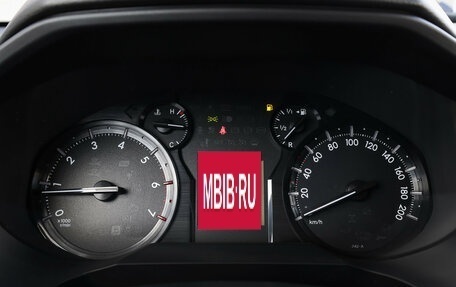 Toyota Land Cruiser Prado 150 рестайлинг 2, 2021 год, 4 890 000 рублей, 11 фотография