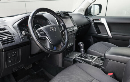 Toyota Land Cruiser Prado 150 рестайлинг 2, 2021 год, 4 890 000 рублей, 14 фотография