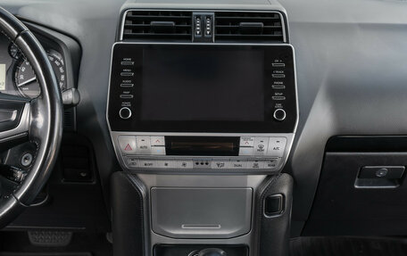 Toyota Land Cruiser Prado 150 рестайлинг 2, 2021 год, 4 890 000 рублей, 13 фотография