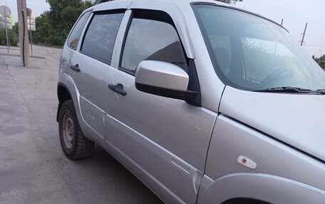 Chevrolet Niva I рестайлинг, 2005 год, 265 000 рублей, 2 фотография