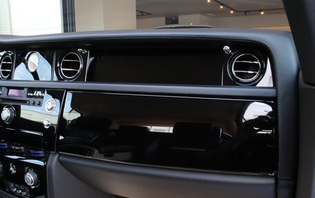 Rolls-Royce Phantom VII рестайлинг, 2010 год, 32 500 000 рублей, 23 фотография
