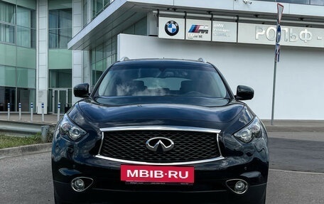 Infiniti QX70, 2017 год, 3 047 000 рублей, 2 фотография