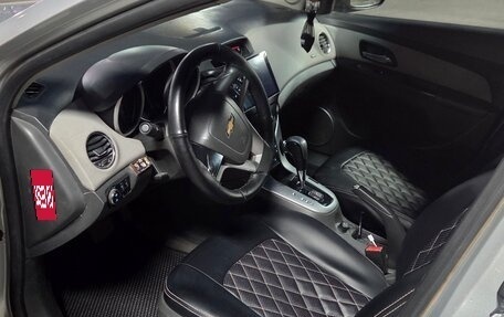 Chevrolet Cruze II, 2009 год, 600 000 рублей, 3 фотография