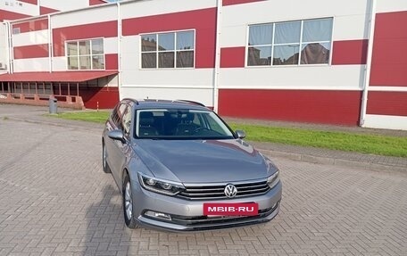 Volkswagen Passat B8 рестайлинг, 2019 год, 1 680 000 рублей, 2 фотография