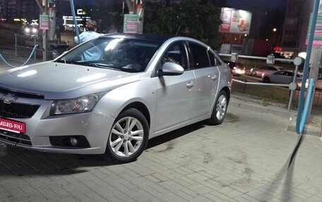 Chevrolet Cruze II, 2009 год, 600 000 рублей, 9 фотография