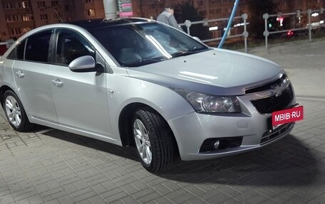 Chevrolet Cruze II, 2009 год, 600 000 рублей, 6 фотография