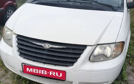 Chrysler Town & Country IV, 2004 год, 470 000 рублей, 2 фотография