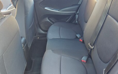 Hyundai Solaris II рестайлинг, 2015 год, 990 000 рублей, 8 фотография