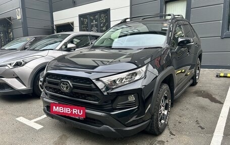 Toyota RAV4, 2019 год, 3 150 000 рублей, 9 фотография