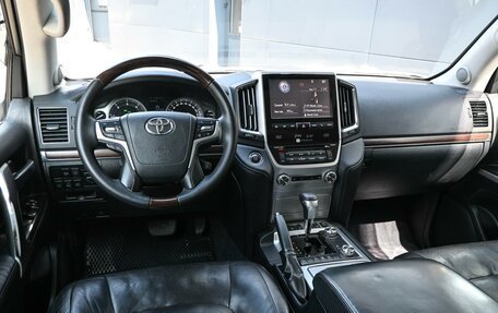 Toyota Land Cruiser 200, 2015 год, 5 494 000 рублей, 6 фотография