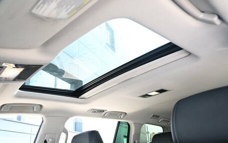 Toyota Land Cruiser 200, 2015 год, 5 494 000 рублей, 12 фотография