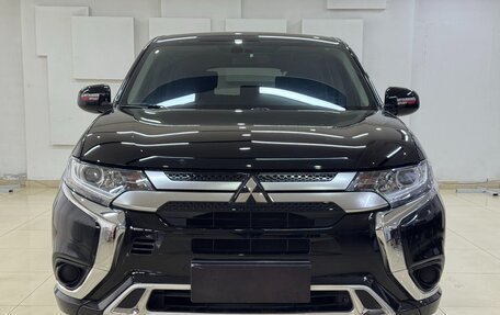 Mitsubishi Outlander III рестайлинг 3, 2022 год, 2 088 000 рублей, 2 фотография