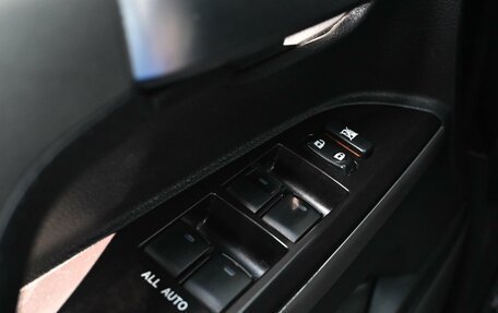 Toyota Land Cruiser 200, 2015 год, 5 494 000 рублей, 21 фотография