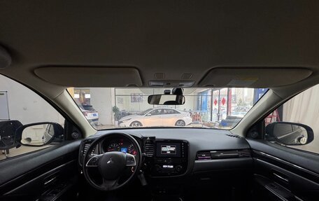 Mitsubishi Outlander III рестайлинг 3, 2022 год, 2 088 000 рублей, 12 фотография