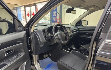 Mitsubishi Outlander III рестайлинг 3, 2022 год, 2 088 000 рублей, 19 фотография