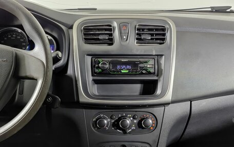 Renault Logan II, 2018 год, 470 000 рублей, 18 фотография