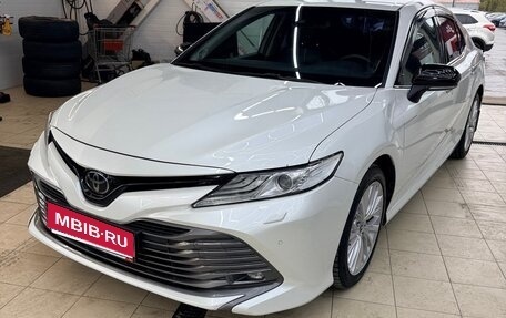 Toyota Camry, 2018 год, 2 470 000 рублей, 1 фотография