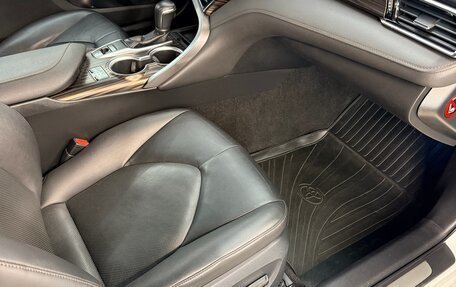 Toyota Camry, 2018 год, 2 470 000 рублей, 16 фотография