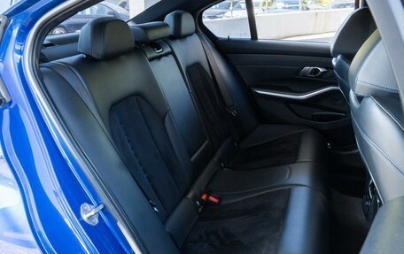 BMW 3 серия, 2019 год, 3 650 000 рублей, 10 фотография