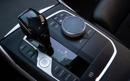 BMW 3 серия, 2019 год, 3 650 000 рублей, 24 фотография