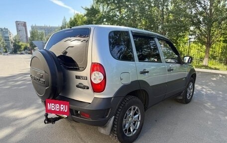Chevrolet Niva I рестайлинг, 2010 год, 520 000 рублей, 3 фотография