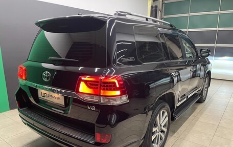 Toyota Land Cruiser 200, 2017 год, 8 300 000 рублей, 6 фотография