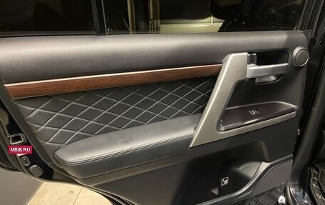 Toyota Land Cruiser 200, 2017 год, 8 300 000 рублей, 24 фотография