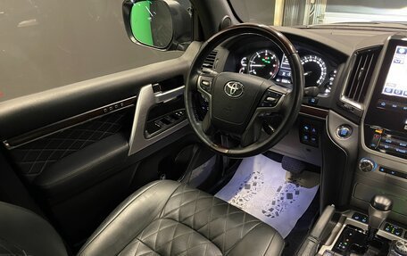 Toyota Land Cruiser 200, 2017 год, 8 300 000 рублей, 28 фотография