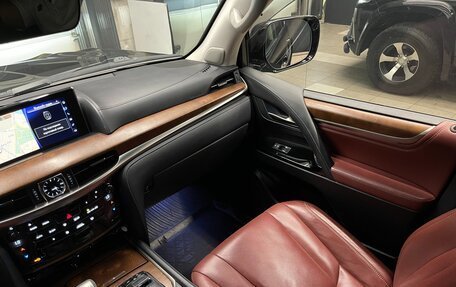 Lexus LX III, 2017 год, 7 600 000 рублей, 28 фотография