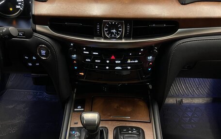 Lexus LX III, 2017 год, 7 600 000 рублей, 29 фотография