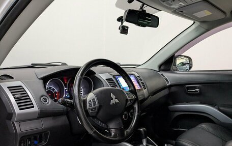 Mitsubishi Outlander III рестайлинг 3, 2011 год, 1 500 000 рублей, 2 фотография