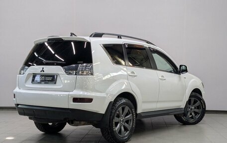 Mitsubishi Outlander III рестайлинг 3, 2011 год, 1 500 000 рублей, 15 фотография