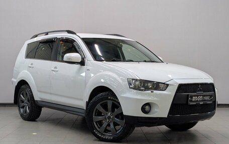 Mitsubishi Outlander III рестайлинг 3, 2011 год, 1 500 000 рублей, 11 фотография