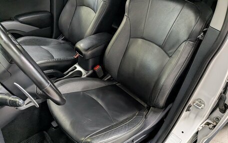 Mitsubishi Outlander III рестайлинг 3, 2011 год, 1 500 000 рублей, 14 фотография