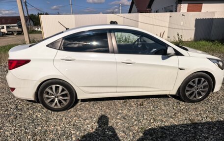 Hyundai Solaris II рестайлинг, 2015 год, 950 000 рублей, 5 фотография