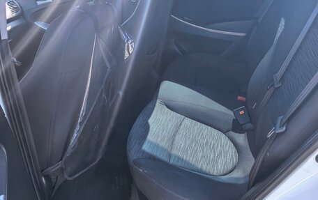 Hyundai Solaris II рестайлинг, 2015 год, 950 000 рублей, 9 фотография