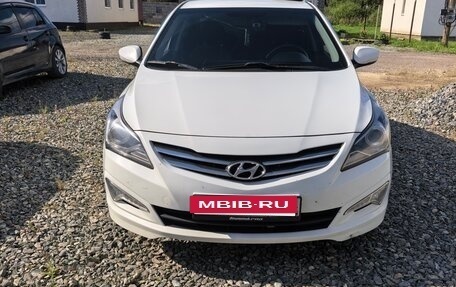 Hyundai Solaris II рестайлинг, 2015 год, 950 000 рублей, 3 фотография