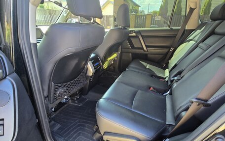 Toyota Land Cruiser Prado 150 рестайлинг 2, 2018 год, 5 100 000 рублей, 6 фотография