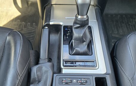 Toyota Land Cruiser Prado 150 рестайлинг 2, 2018 год, 5 100 000 рублей, 11 фотография