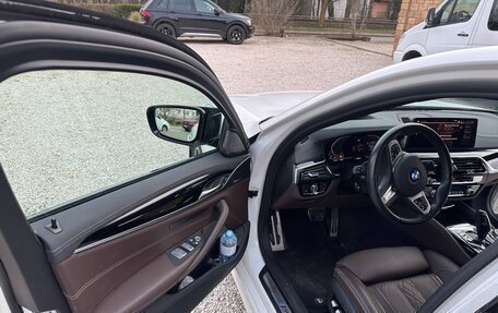 BMW 5 серия, 2021 год, 5 300 000 рублей, 18 фотография